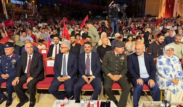 Adana’da ‘15 Temmuz Demokrasi ve Birlik Günü’ nöbeti tutuldu, şehitler anıldı