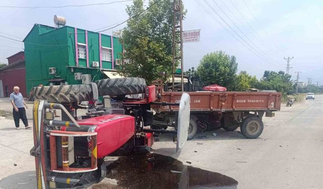Otomobille çarpışan traktör devrildi: 2 yaralı