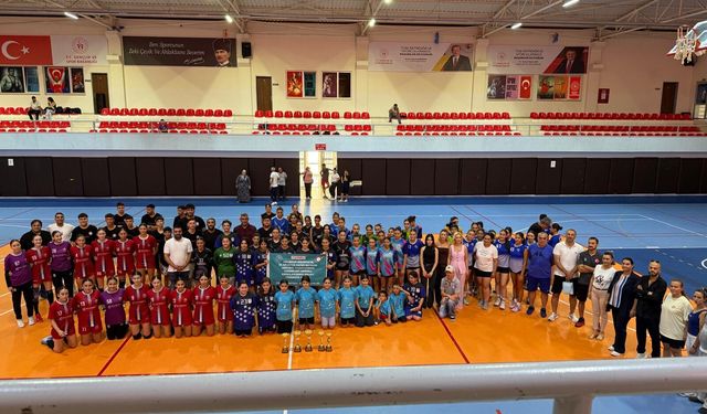 30 Ağustos Hentbol Zafer Kupası, Adana'da yapıldı