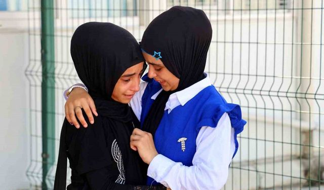 Adana’da kampta kalan 160 Suriyeli daha 4 otobüs ve 2 tırla ülkelerine geri döndü