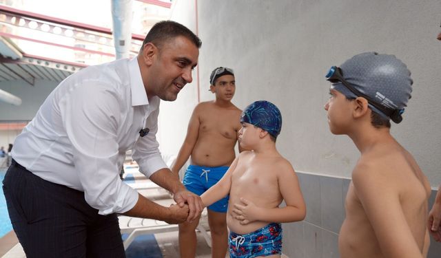 Başkan Emrah Kozay, down sendromlu çocuklarla: "Engel yok, sadece sevgi var"