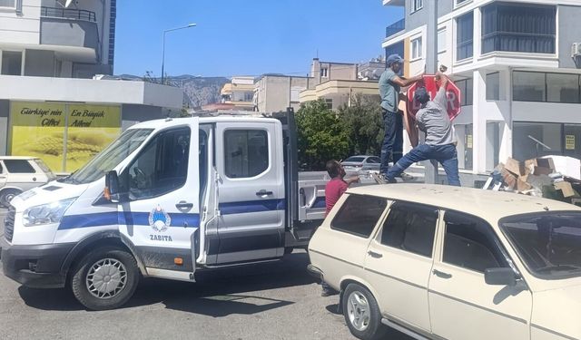 Bozyazı'da ara sokak ve kavşaklara uyarıcı levhalar konuldu