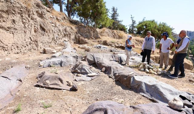 Mersin Valisi Toros Yumuktepe Höyüğü'nde incelemede bulundu