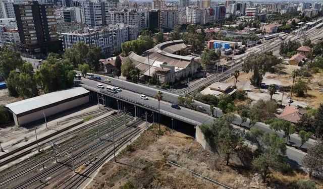 Adana’da ’007 James Bond’ filmine ev sahipliği yapan köprü, hızlı tren inşaatı için yıkılacak