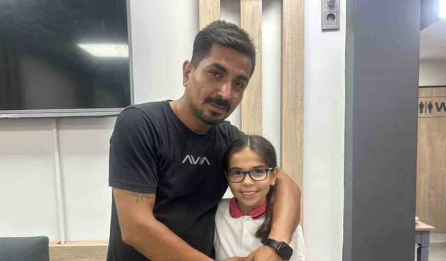 İnternette gördüğü akımla tüm şehre kızının doğum gününü kutlattı