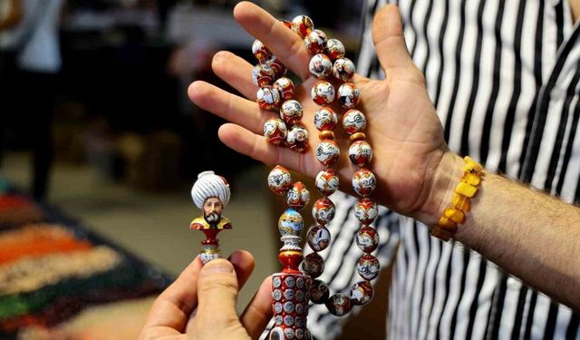 Padişah portreli tespihler görücüye çıktı