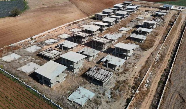 Adana’da ev hayali kuran vatandaşlar mağdur oldu
