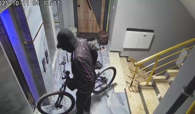 Yüzü maskeli bisiklet hırsızı kameraya yakalandı