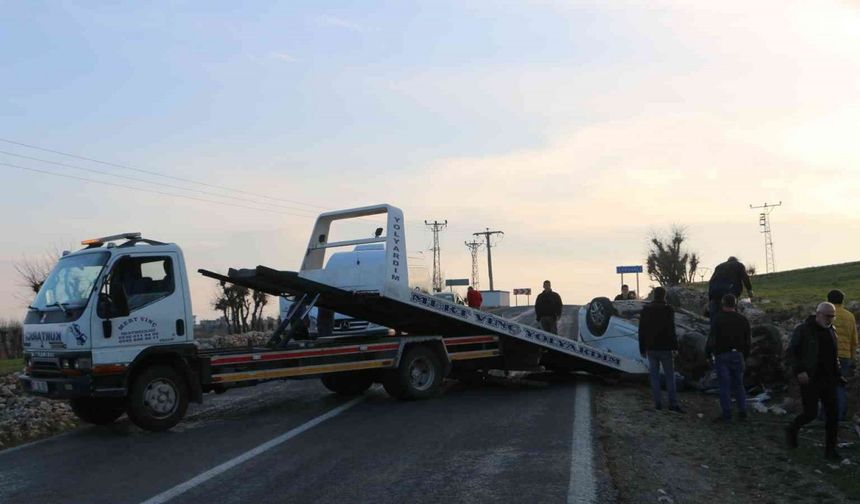 Diyarbakır’da kontrolden çıkan otomobil takla attı: 1 yaralı
