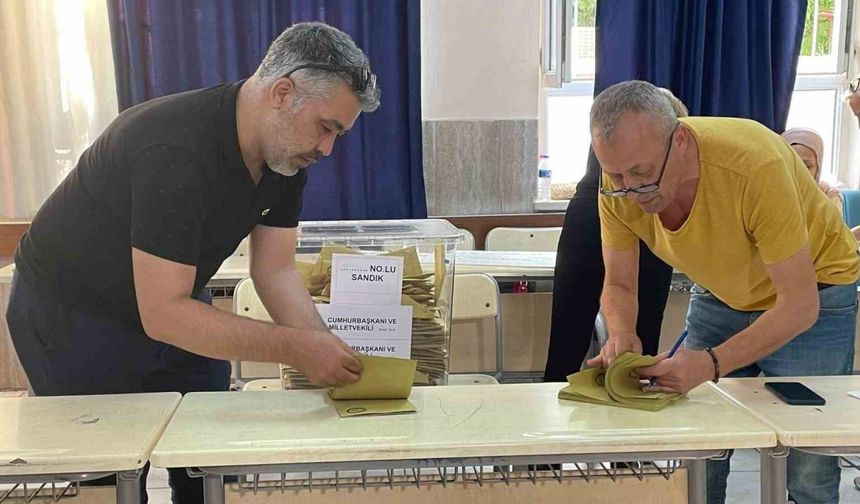 Adana’da oy kullanma işlemleri tamamlandı, sayımlar başladı