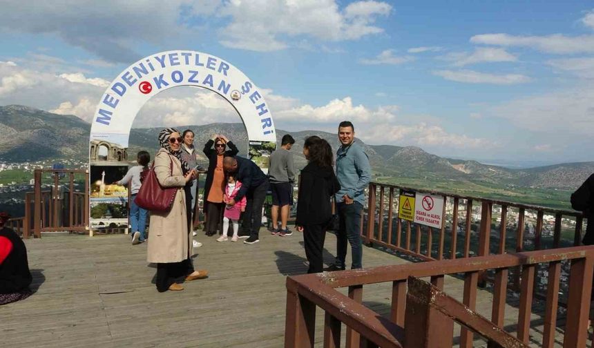 Tarih ve doğa zengini Kozan’a tatilde ziyaretçi akını
