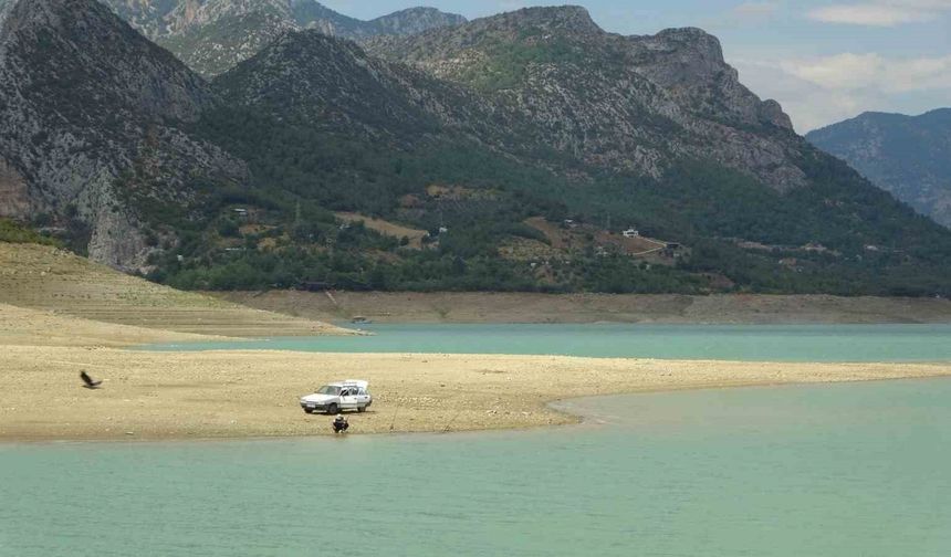 Susuzlukta çanlar Adana için çalıyor: Su seviyesi yüzde 23'e düştü!