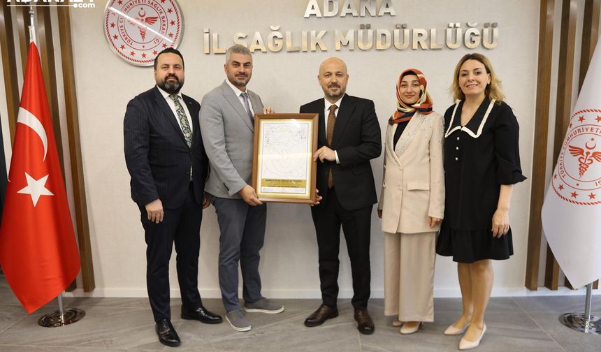Adana'da 2 hastane “Bebek Dostu Hastane” seçildi, belgelerini Halil Nacar verdi