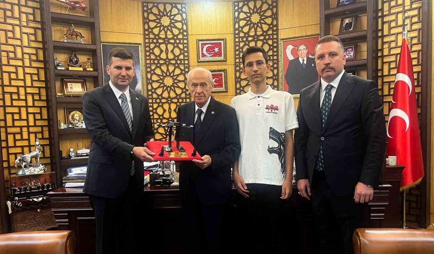 ABD yolundaki ‘TÜRKHAN’ MHP Lideri Bahçeli’ye hediye edildi