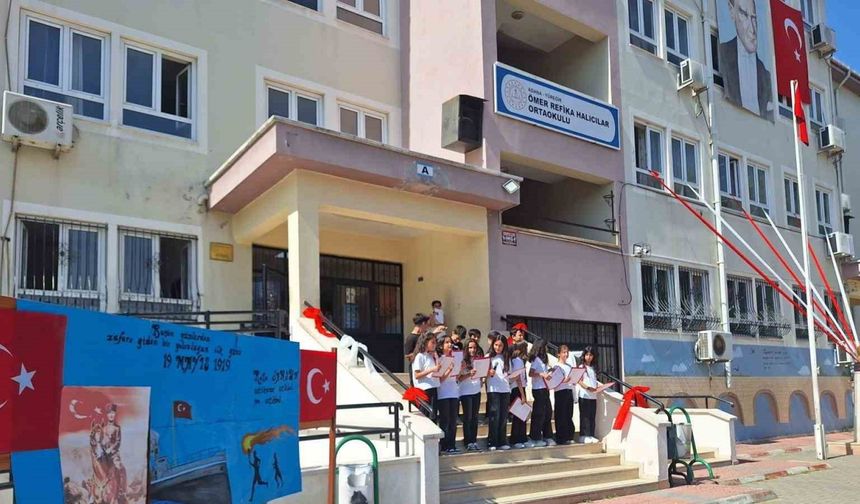 Adana Ömer Refika Halıcılar Ortaokulu’ndan uluslararası başarı