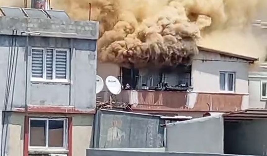 Adana’da korkutan ev yangını