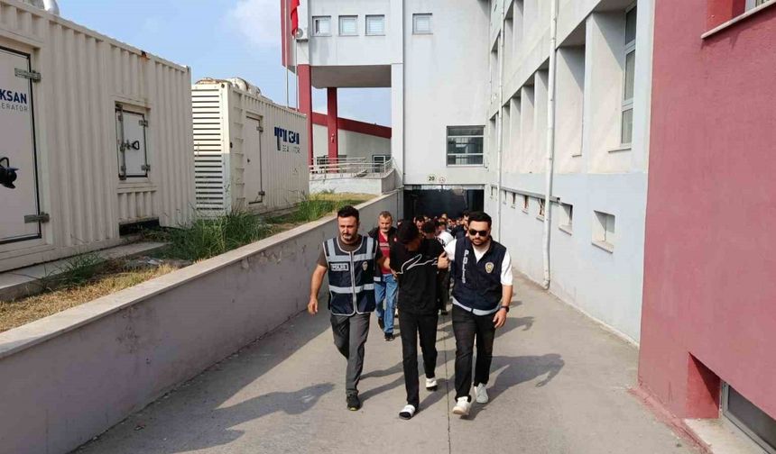 "Narkokapan-Adana 2" operasyonunda yakalanan 41 kişi adliyeye sevk edildi