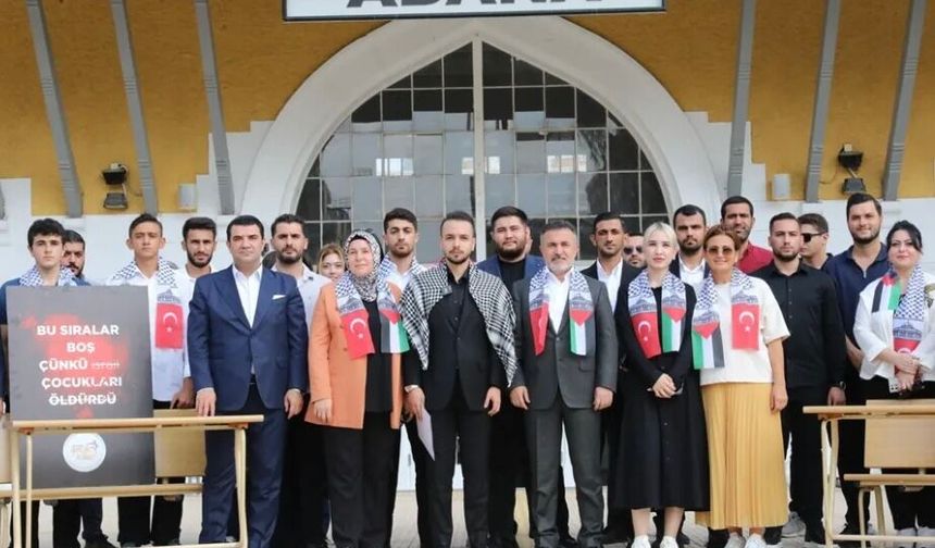 AK Parti Adana, Gazzeli çocuklar için İstasyon Meydanı'nda toplandı
