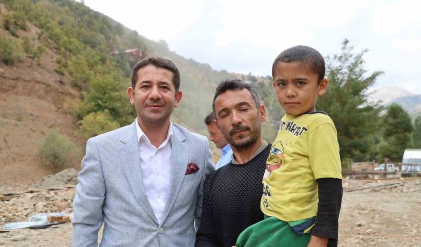 İstanbul’dan dönüp başkan oldu, köyleri modern sahalara kavuşturmaya başladı