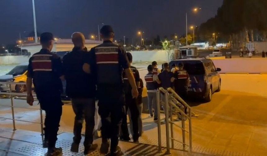 Jandarma 4 milyon 20 bin makaron ele geçirdi: 9 tutuklama