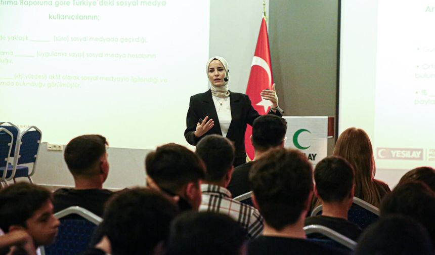 Yeşilay yeni eğitim öğretim yılında Adana'da 300 bin öğrenciye ulaşmayı hedefliyor