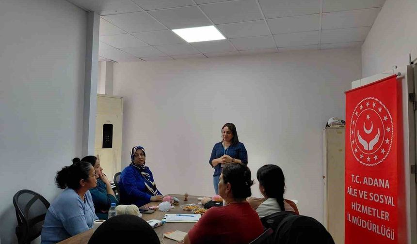 Adana'da ailelere bilinçli medya kullanımı eğitimi verildi