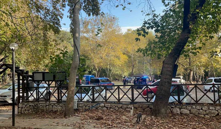 Ailesiyle piknikteyken tüfekle vurulan genç kız hayatını kaybetti