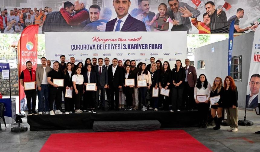 Çukurova'da 3. Kariyer Fuarı'nda iş arayanlarla işverenler buluştu
