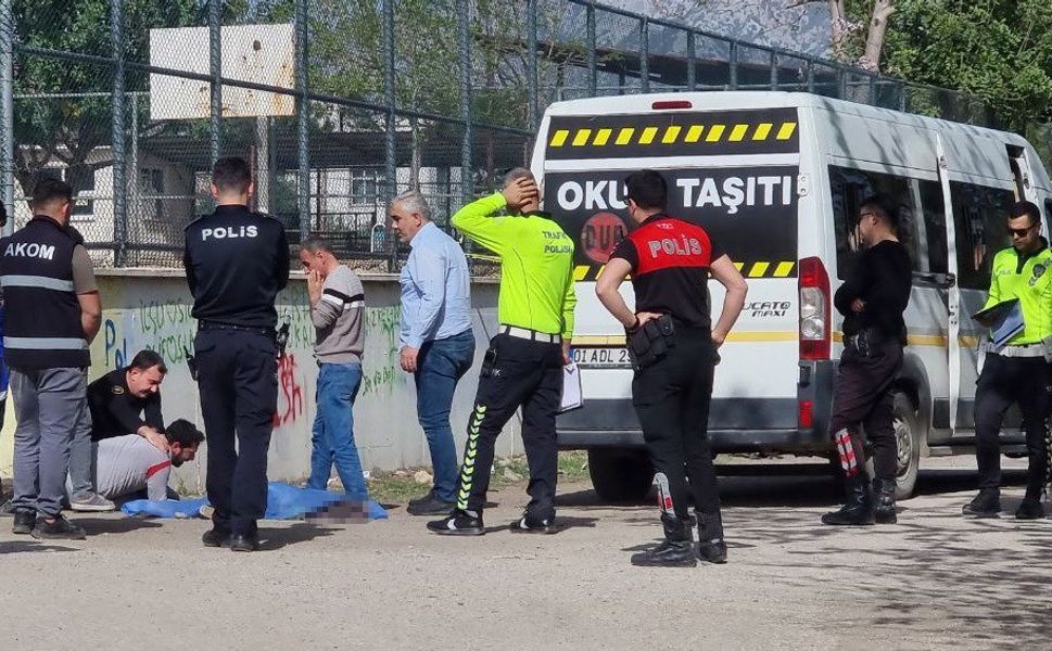 Kötü şaka ölümle bitti: Okul servisi, öğrenciye çarptı
