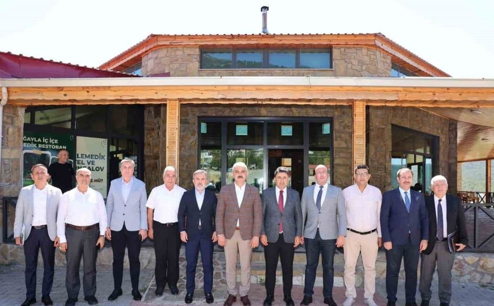 Pozantı’ya yeni devlet hastanesi ve araç muayene istasyonu yapılacak