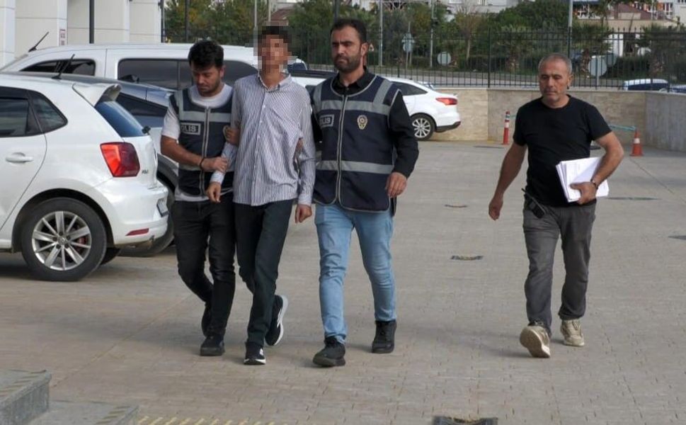 Silahlı saldırı sonrasında kask ve silahını düşürmüştü, yakalanarak tutuklandı