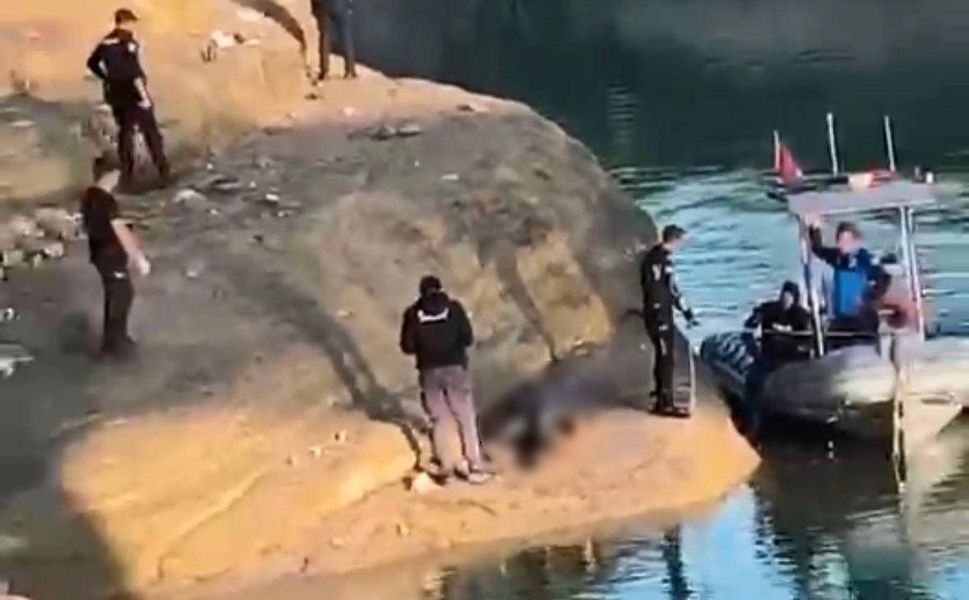 Balık tutarken göle düşen genç boğuldu