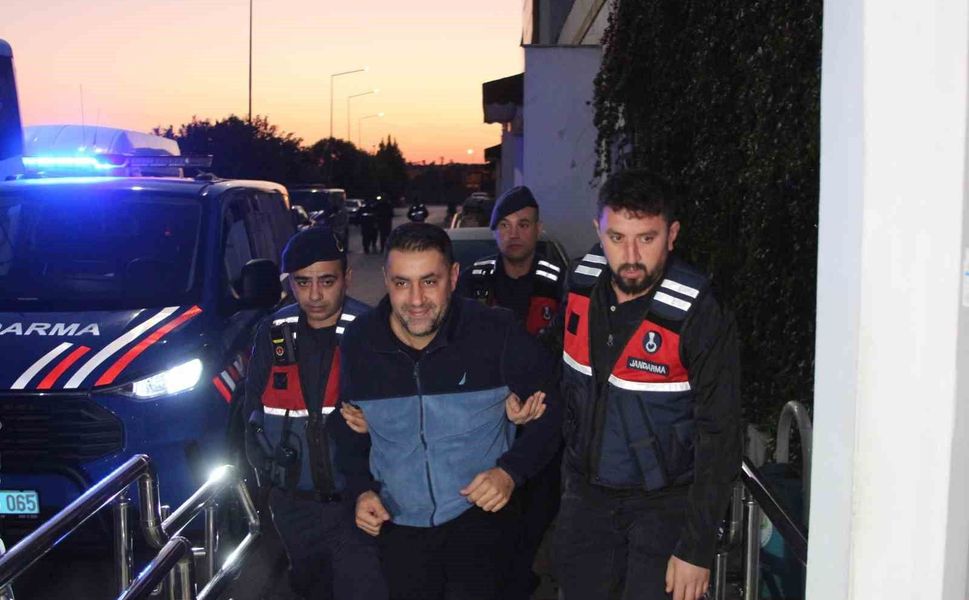 Çukurova Belediyesi operasyonunda Emrah Kozay, Soner Çetin ve diğer şüpheliler adliyeye sevk edildi
