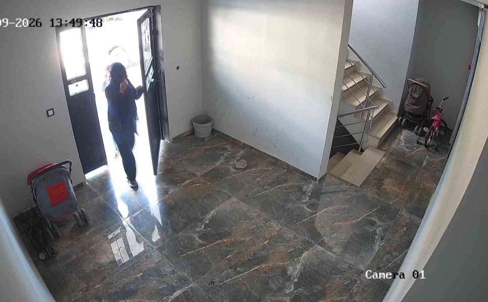 Eliyle yüzünü kapattı, 10 bin TL ve çeyrek altın çaldı: 'Görüntülerdeki kişi ben değilim'
