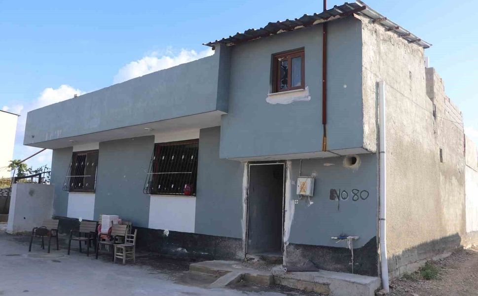 Evine el yapımı patlayıcı atılan kadın, oğlunun öldürülmesinden korkuyor