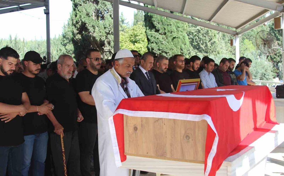 Gemideki faciada hayatını kaybeden Adanalı genç, feryatlar ve ağıtlarla son yolculuğuna uğurlandı
