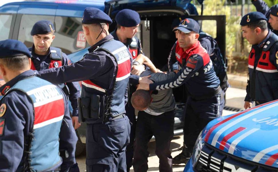 Genç kızı pompalı tüfekle öldüren şüpheli adliyeye sevk edildi