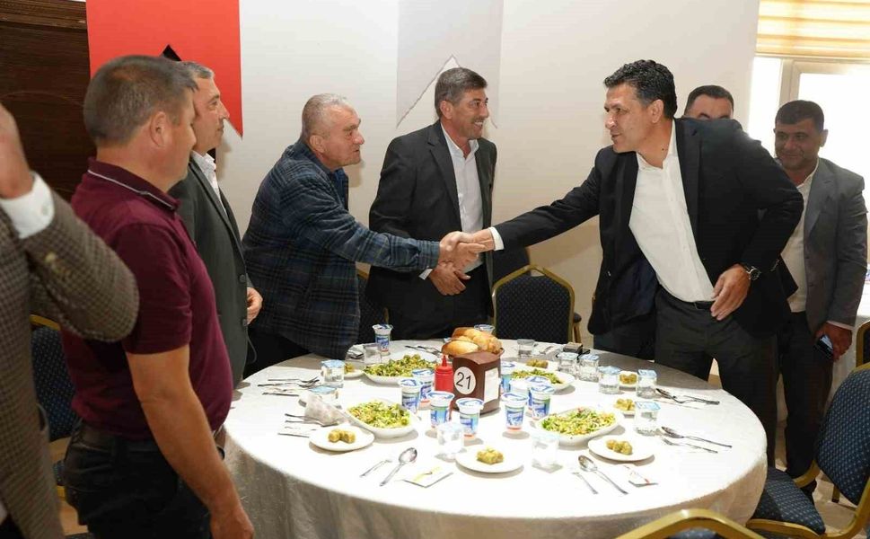 Kozan'da muhtarlar aynı sofrada buluştu