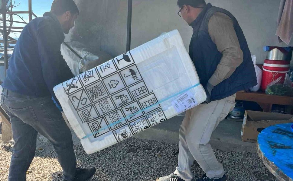 Kozan'da yangın mağdurlarına belediye desteği sürüyor