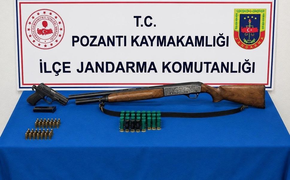 Pozantı'da tabanca, tüfek ve uyuşturucu ele geçirildi