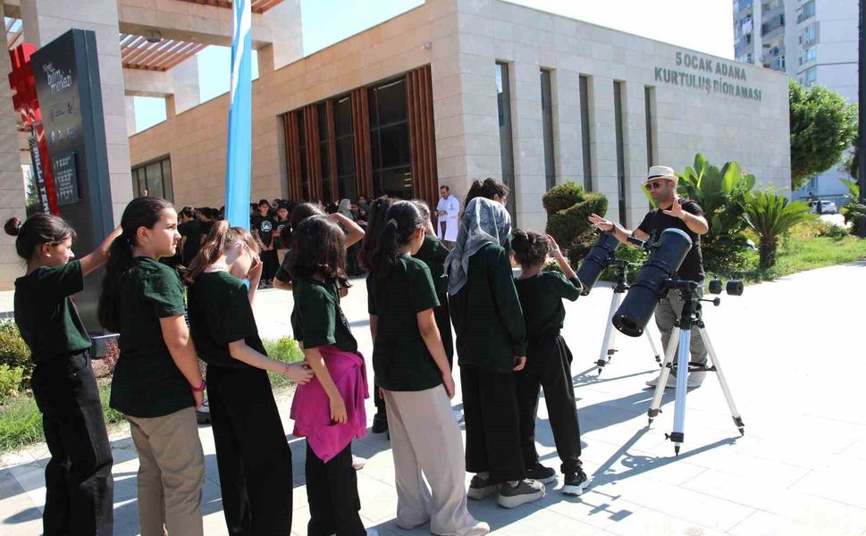 Yüreğir'de Dünya Uzay Haftası'na özel güneş gözlemi